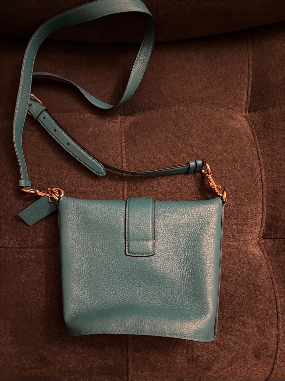 Coach Teal Leather Turnlock Crossbody with Gold Hardware - Picture 2 of 4